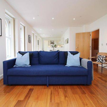 No 2 Under The Clock By Ssw - 2Br, Right In The City Centre, Sleeps 6 Cardiff Eksteriør billede
