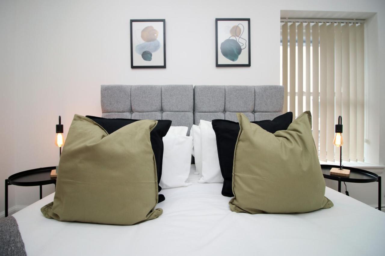 No 2 Under The Clock By Ssw - 2Br, Right In The City Centre, Sleeps 6 Cardiff Eksteriør billede