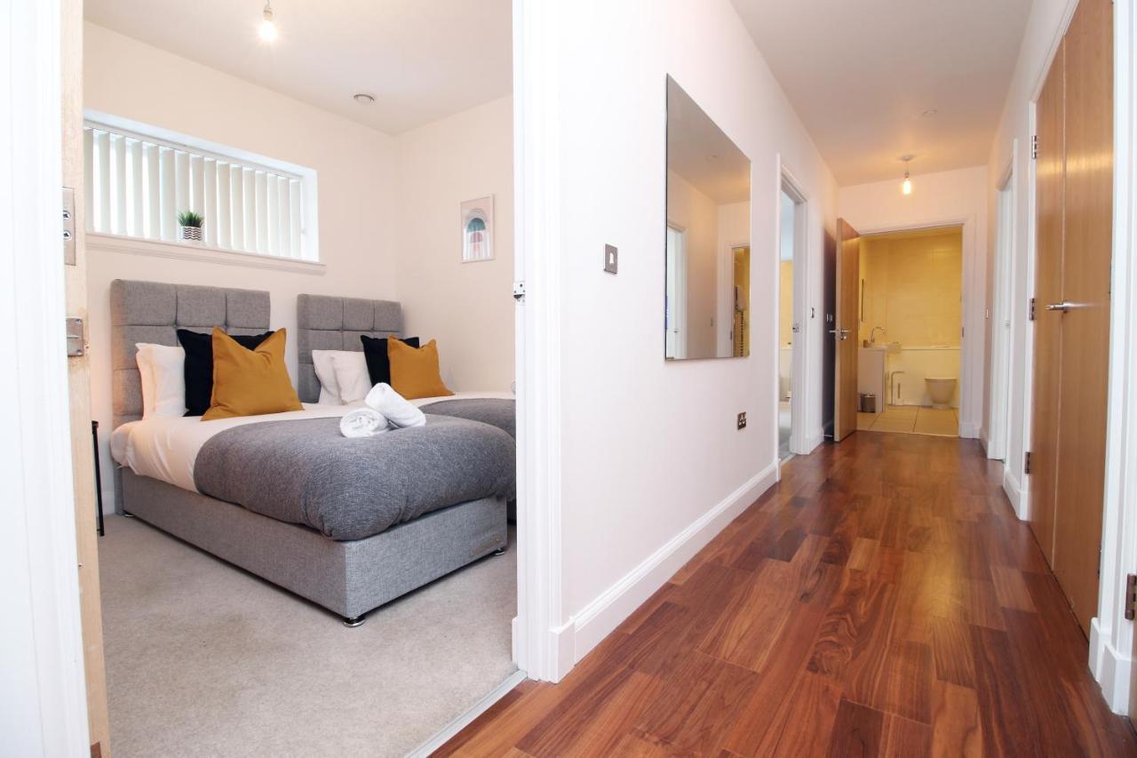 No 2 Under The Clock By Ssw - 2Br, Right In The City Centre, Sleeps 6 Cardiff Eksteriør billede