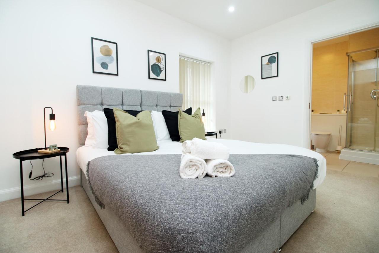No 2 Under The Clock By Ssw - 2Br, Right In The City Centre, Sleeps 6 Cardiff Eksteriør billede