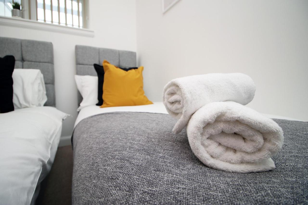 No 2 Under The Clock By Ssw - 2Br, Right In The City Centre, Sleeps 6 Cardiff Eksteriør billede