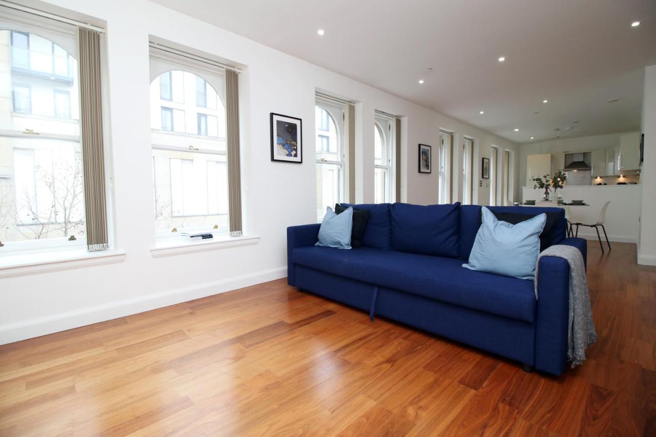 No 2 Under The Clock By Ssw - 2Br, Right In The City Centre, Sleeps 6 Cardiff Eksteriør billede