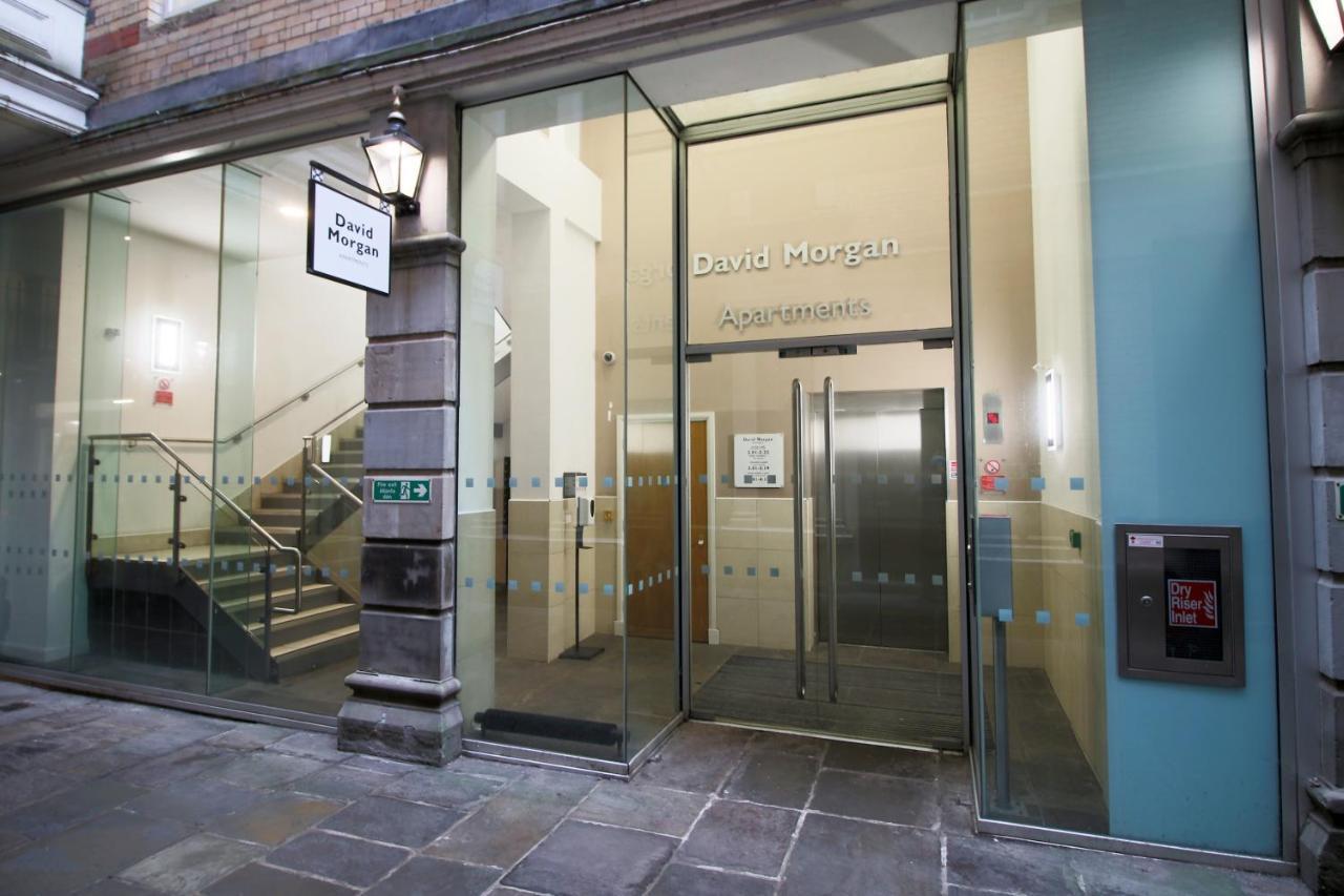 No 2 Under The Clock By Ssw - 2Br, Right In The City Centre, Sleeps 6 Cardiff Eksteriør billede